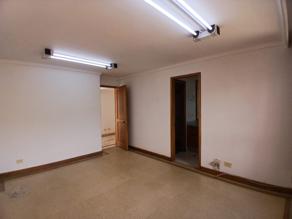 Apartamento en arriendo en Altos Del Poblado, Medellín · foto 11 de 24