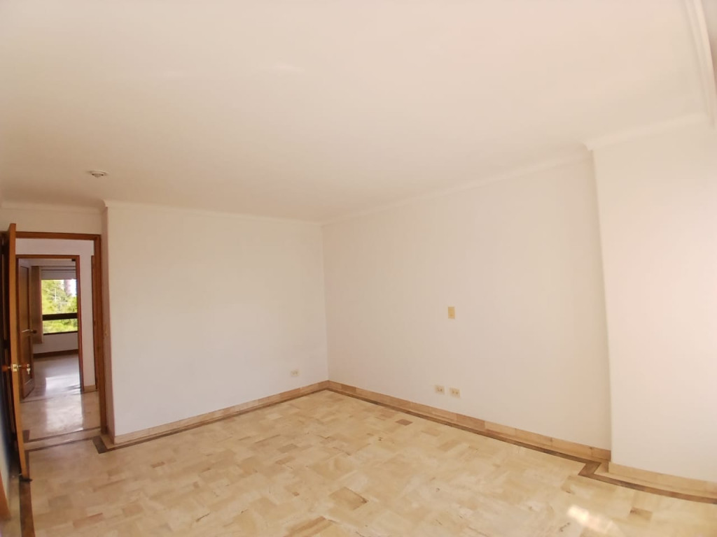 Apartamento en arriendo en Altos Del Poblado, Medellín · foto 13 de 24