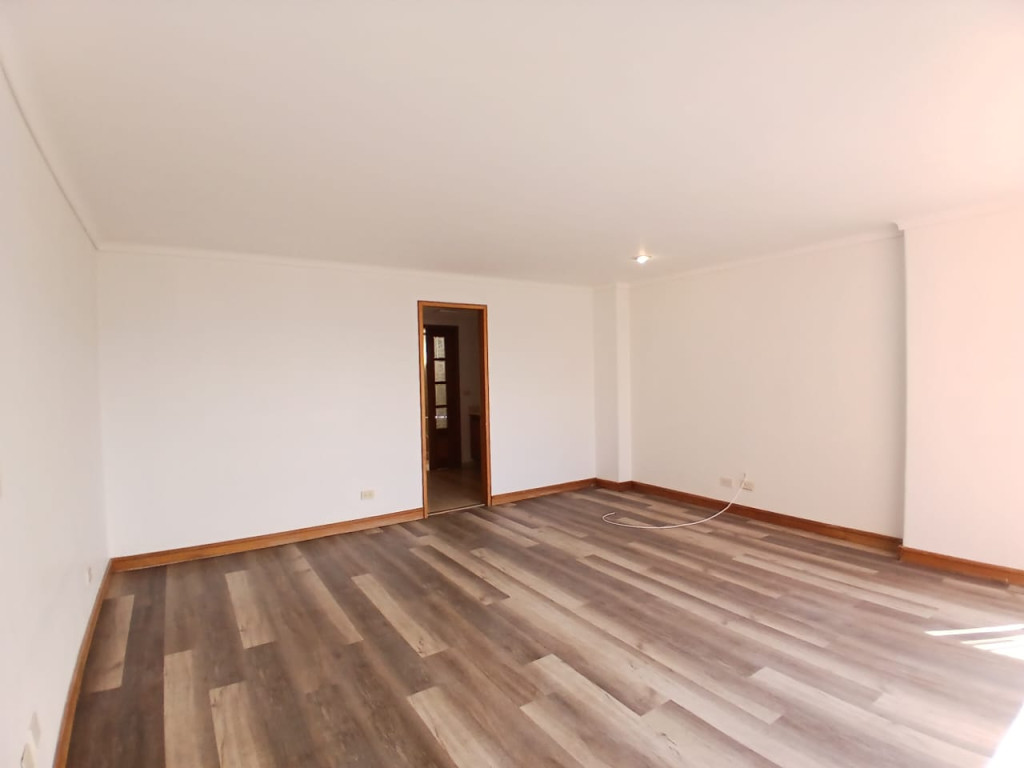 Apartamento en arriendo en Altos Del Poblado, Medellín · foto 14 de 24