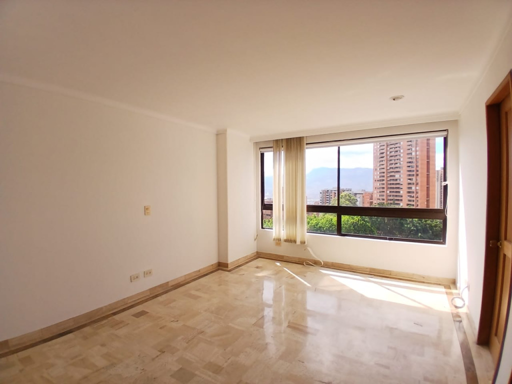 Apartamento en arriendo en Altos Del Poblado, Medellín · foto 15 de 24