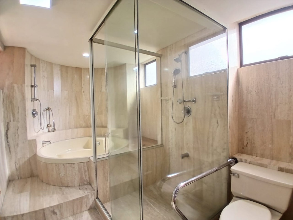 Apartamento en arriendo en Altos Del Poblado, Medellín · foto 17 de 24