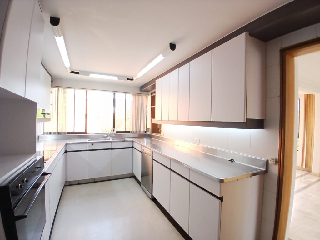 Apartamento en arriendo en Altos Del Poblado, Medellín · foto 23 de 24