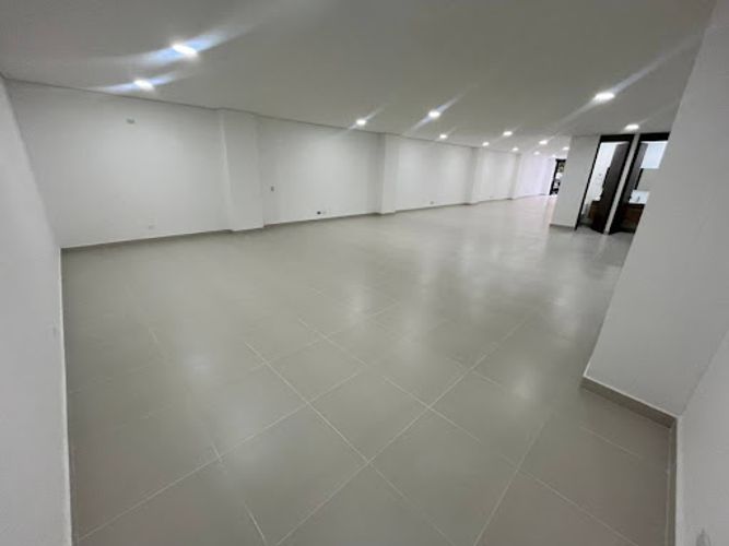 Local en arriendo en La Castellana, Medellín, 200 m² · foto 3 de 9