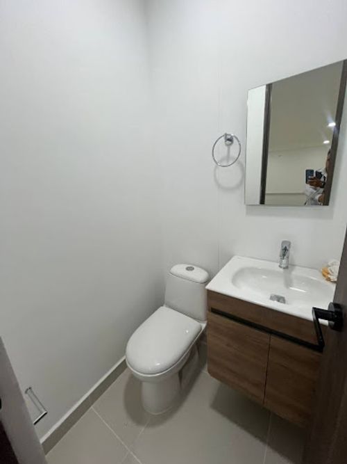 Local en arriendo en La Castellana, Medellín, 200 m² · foto 6 de 9
