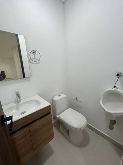 Local en arriendo en La Castellana, Medellín, 200 m² · foto 7 de 9