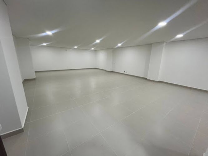 Local en arriendo en La Castellana, Medellín, 200 m² · foto 8 de 9