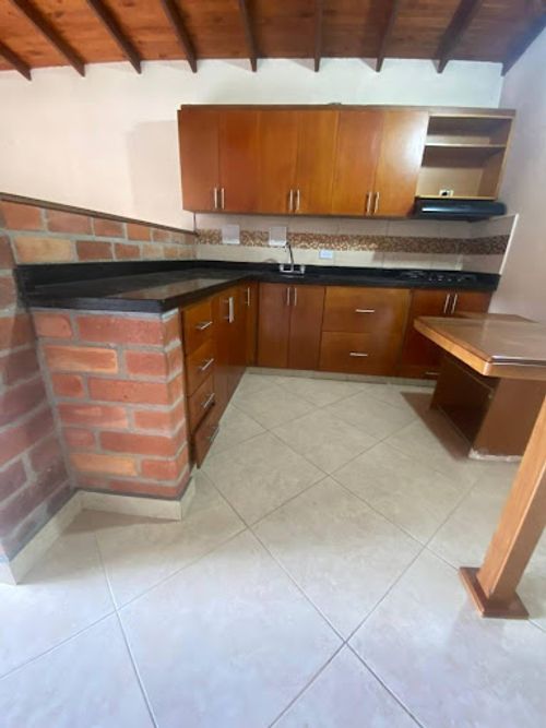 Apartamento de 3 alcobas en venta en Toscana, Medellín, 83 m² · foto 3 de 9