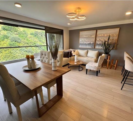 Apartamento de 2 alcobas en arriendo en Loma De Los Bernal, Medellín, 94 m² · foto 3 de 9
