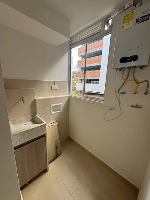 Apartamento de 2 alcobas en arriendo en El Porvenir, Rionegro, 64 m² · foto 4 de 9