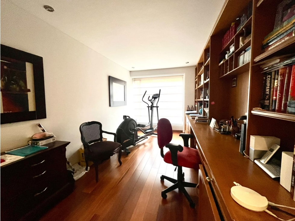 Apartamento en venta en Los Rosales, Bogotá · foto 3 de 12