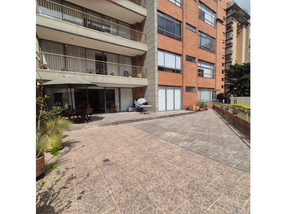 Apartamento en venta en Nuevo Country, Bogotá · foto 2 de 24