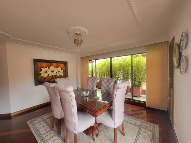 Apartamento de 4 alcobas en venta en Santa Barbara Occidental, Bogotá, 280 m² · foto 3 de 24