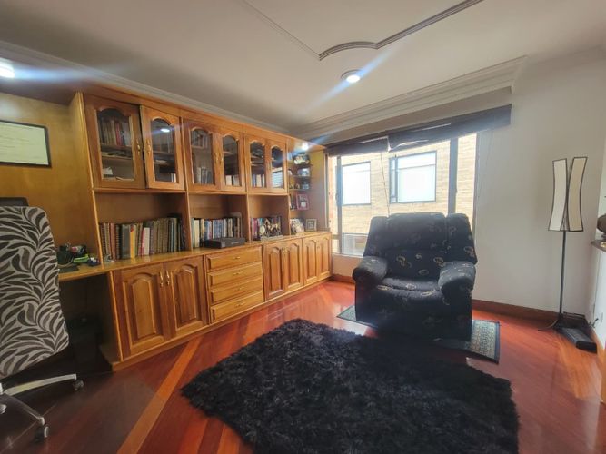 Apartamento de 4 alcobas en venta en Santa Barbara Occidental, Bogotá, 280 m² · foto 10 de 24