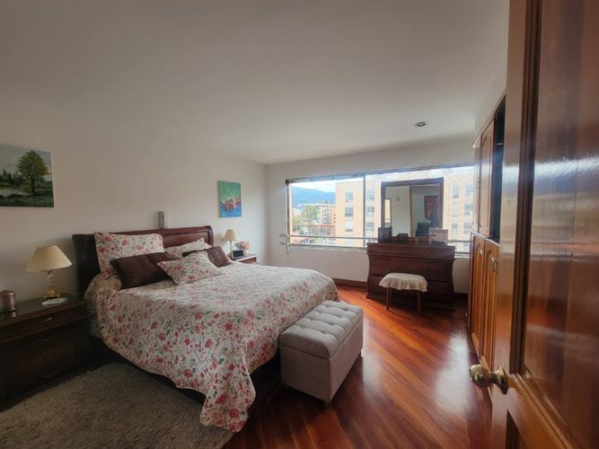 Apartamento de 4 alcobas en venta en Santa Barbara Occidental, Bogotá, 280 m² · foto 15 de 24