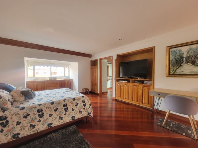 Apartamento de 4 alcobas en venta en Santa Barbara Occidental, Bogotá, 280 m² · foto 22 de 24