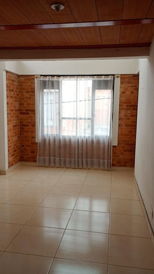 Casa de 10 alcobas en venta en Parque Industrial Santo Domingo, Mosquera, 234 m² · foto 2 de 11