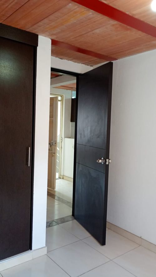 Casa de 10 alcobas en venta en Parque Industrial Santo Domingo, Mosquera, 234 m² · foto 4 de 11