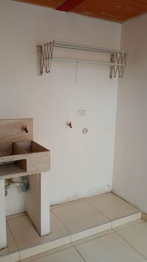 Casa de 10 alcobas en venta en Parque Industrial Santo Domingo, Mosquera, 234 m² · foto 8 de 11