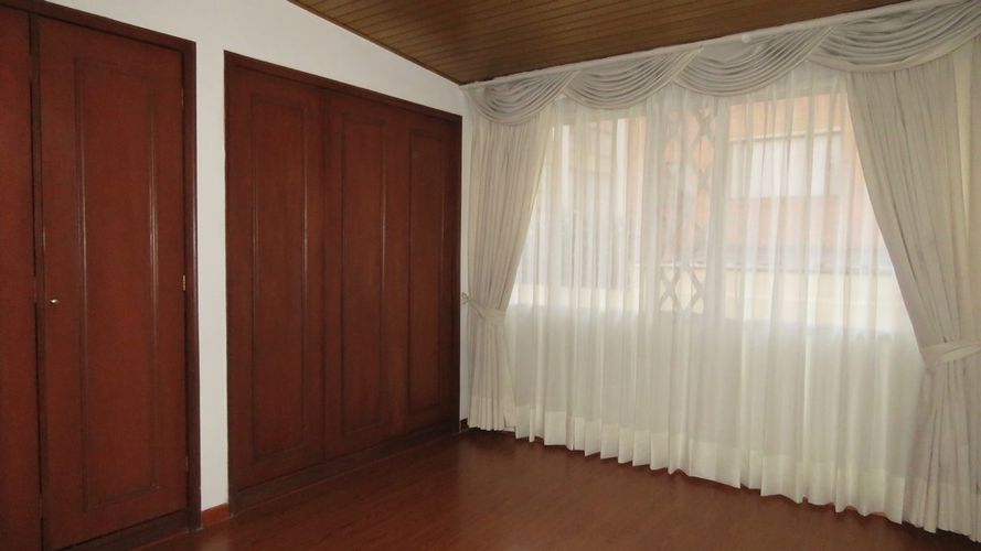 Casa de 4 alcobas en venta en Nueva Autopista, Bogotá, 179 m² · foto 9 de 18