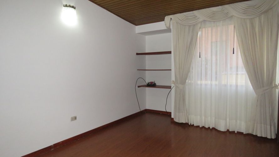 Casa de 4 alcobas en venta en Nueva Autopista, Bogotá, 179 m² · foto 15 de 18