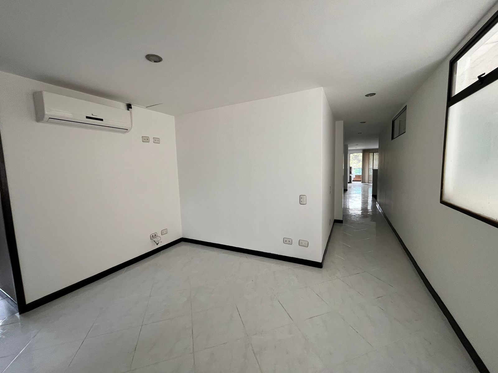 Apartamento en arriendo en El Portal, Envigado · foto 5 de 13