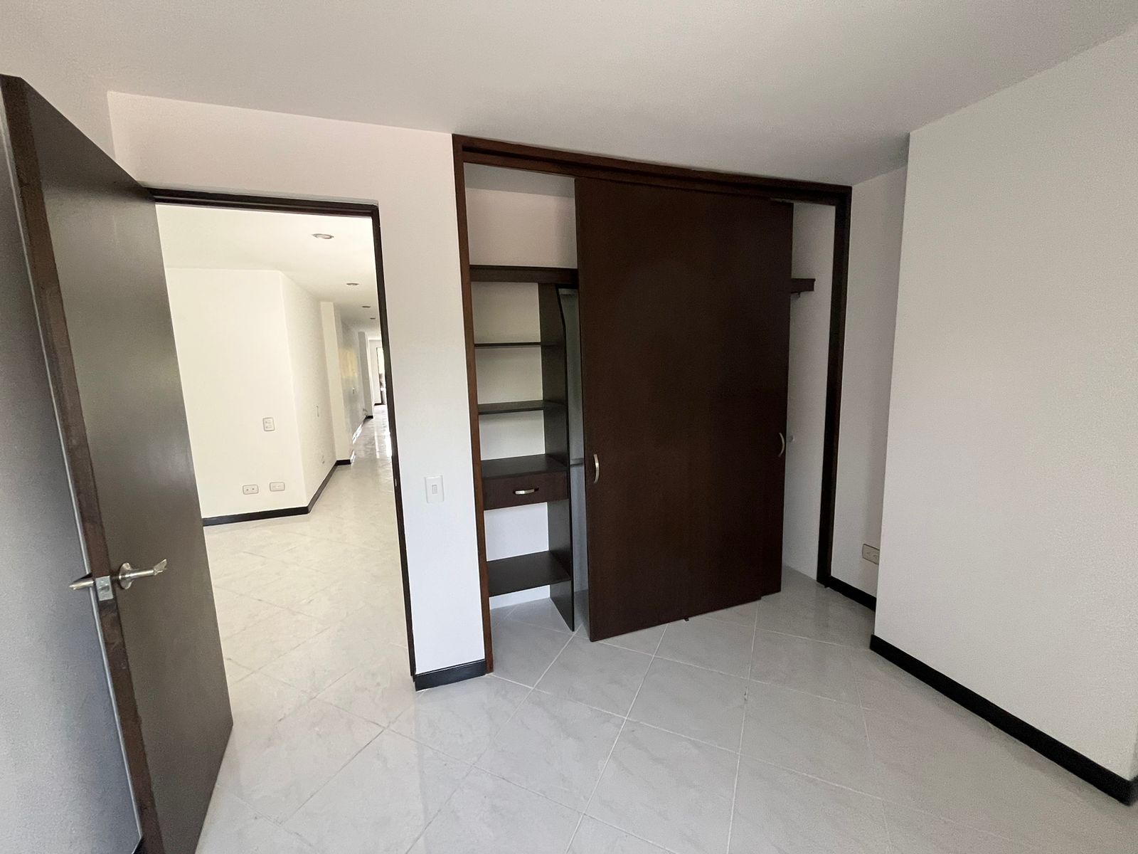 Apartamento en arriendo en El Portal, Envigado · foto 6 de 13