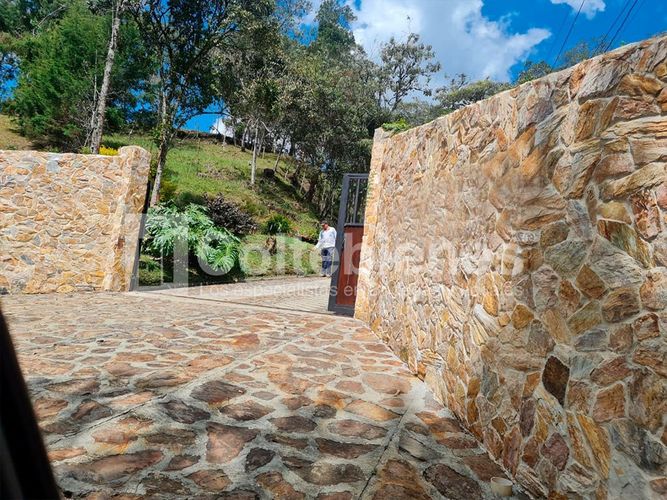 Lote en venta en La Hondita, Guarne, 10000 m² · foto 15 de 15