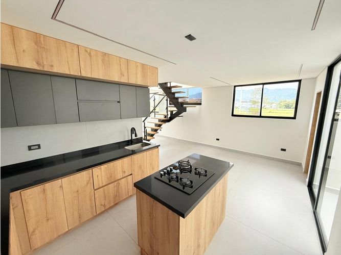 Casa de 2 alcobas en venta en La Ceja, 124 m² · foto 2 de 10