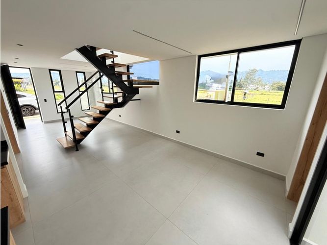 Casa de 2 alcobas en venta en La Ceja, 124 m² · foto 4 de 10