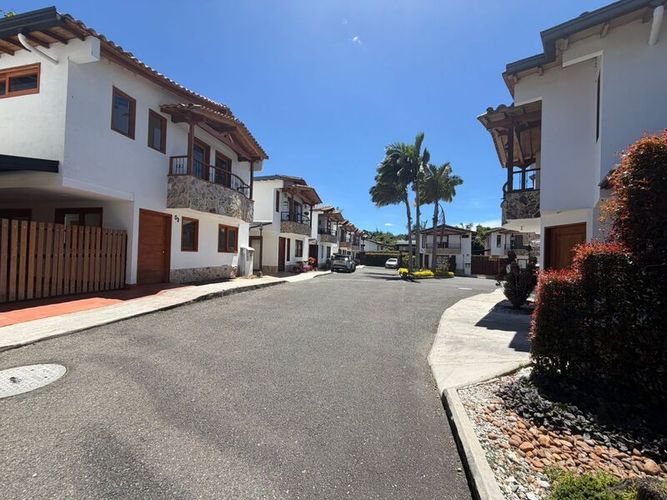 Casa de 3 alcobas en venta en La Ceja, 182 m² · foto 19 de 19