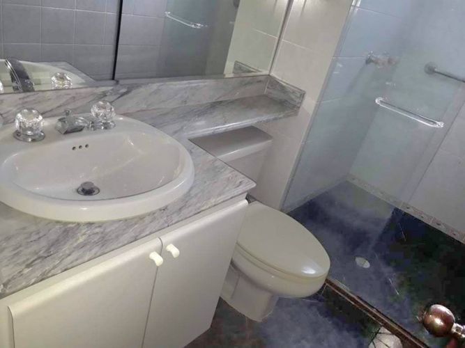 Apartamento de 3 alcobas en arriendo en El Castillo, Medellín, 140 m² · foto 11 de 12