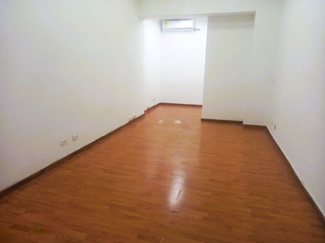 Local en arriendo en La Candelaria, Medellín, 30 m² · foto 6 de 11