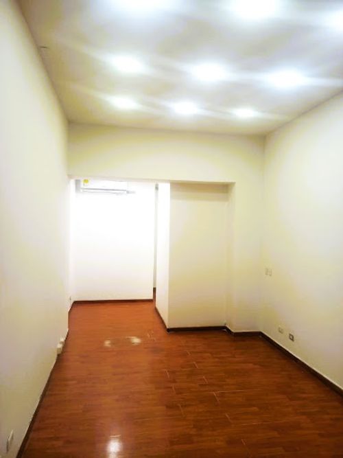 Local en arriendo en La Candelaria, Medellín, 30 m² · foto 8 de 11