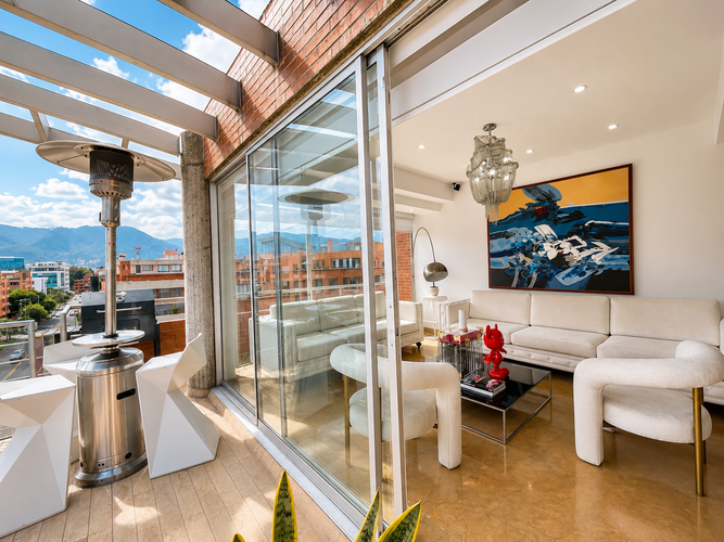 Apartamento de 3 alcobas en arriendo en Chicó Navarra, Bogotá, 227 m² · foto 9 de 23