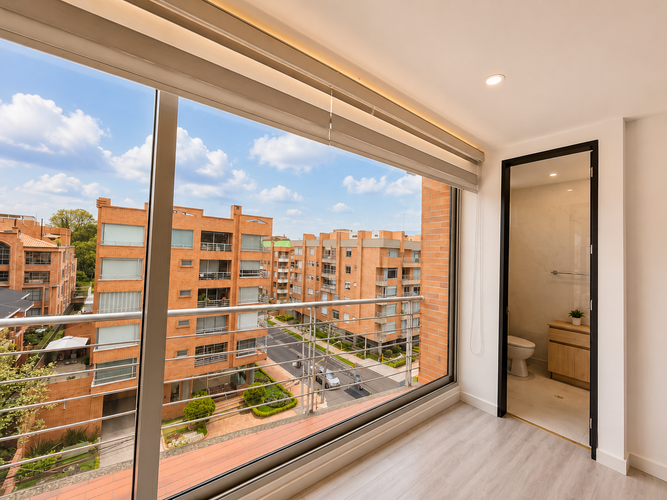 Apartamento de 3 alcobas en arriendo en Chicó Navarra, Bogotá, 227 m² · foto 18 de 23