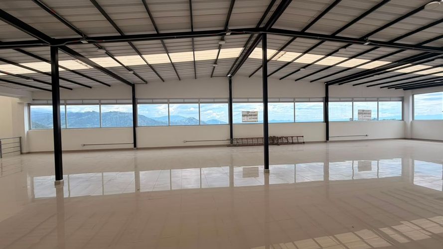 Local en arriendo en Avenida Santander, Manizales, 512 m² · foto 4 de 24