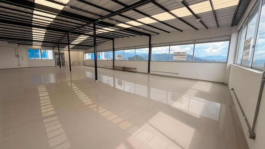 Local en arriendo en Avenida Santander, Manizales, 512 m² · foto 7 de 24