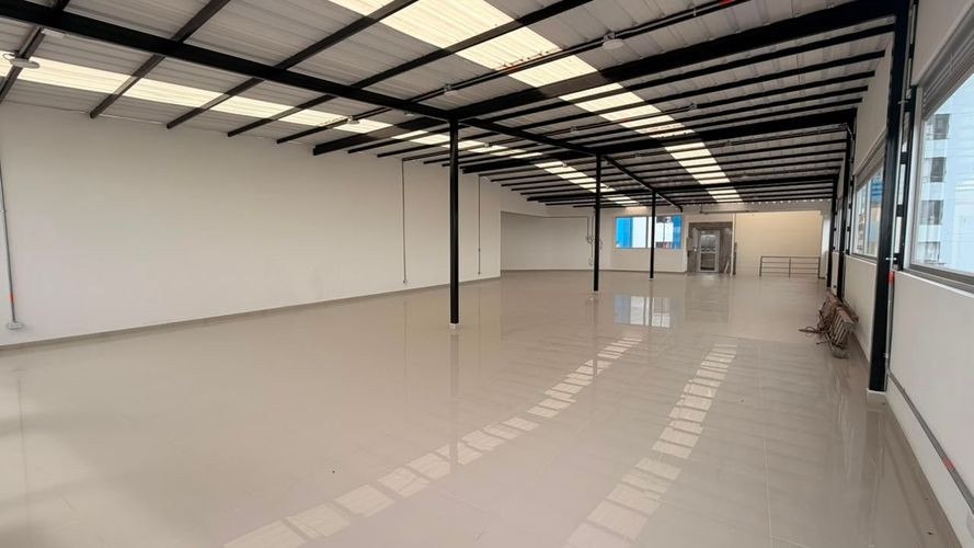 Local en arriendo en Avenida Santander, Manizales, 512 m² · foto 8 de 24