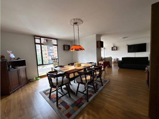 Apartamento de 3 alcobas en venta en Santa Barbara, Bogotá, 190 m² · foto 2 de 17