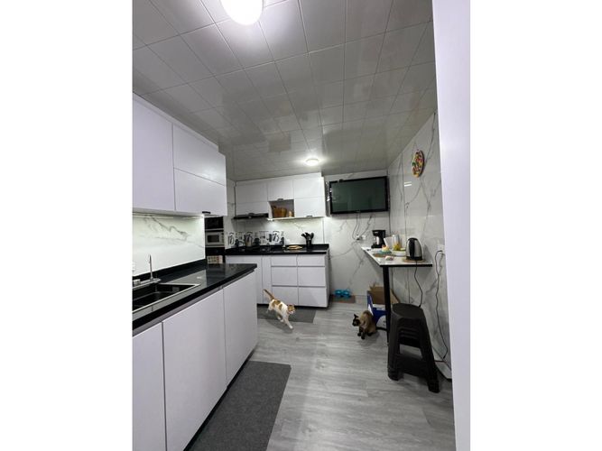 Apartamento de 3 alcobas en venta en Santa Barbara, Bogotá, 190 m² · foto 13 de 17