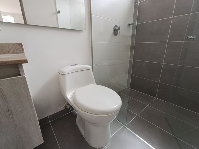 Apartamento de 2 alcobas en arriendo en Camino Verde, Envigado, 65 m² · foto 3 de 16