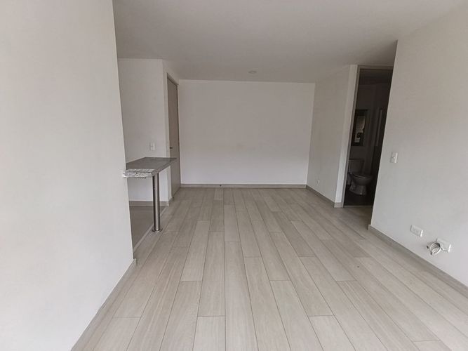 Apartamento de 2 alcobas en arriendo en Camino Verde, Envigado, 65 m² · foto 8 de 16