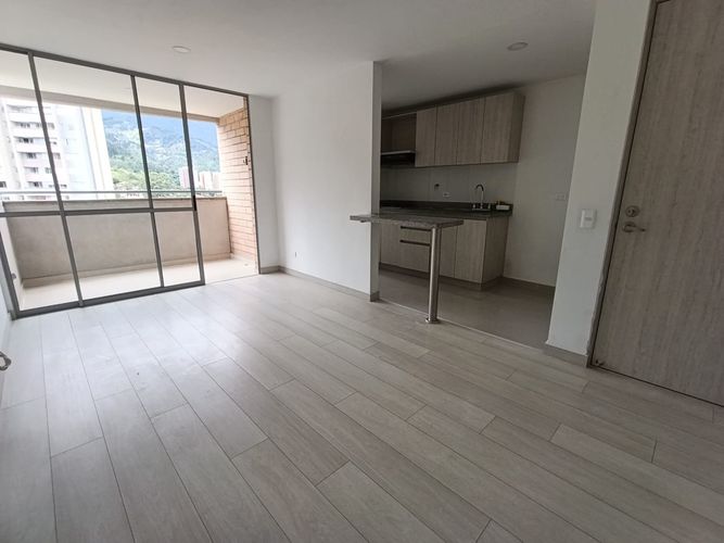Apartamento de 2 alcobas en arriendo en Camino Verde, Envigado, 65 m² · foto 10 de 16