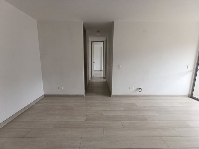 Apartamento de 2 alcobas en arriendo en Camino Verde, Envigado, 65 m² · foto 12 de 16