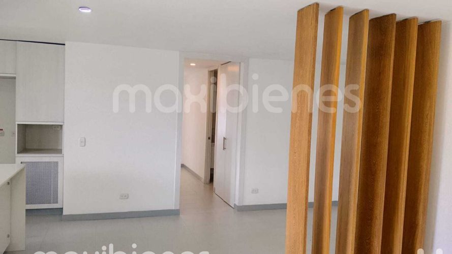 Apartamento de 3 alcobas en arriendo en Castropol, Medellín, 110 m² · foto 3 de 19