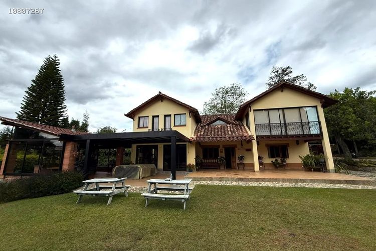 Finca en arriendo en El Retiro, 625 m² · foto 2 de 24
