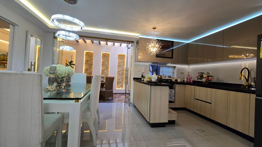 Casa de 4 alcobas en venta en Cañaveral, Floridablanca, 340 m² · foto 2 de 12