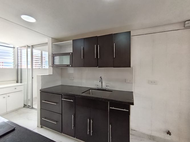 Apartamento de 3 alcobas en arriendo en El Poblado, Medellín, 150 m² · foto 2 de 15