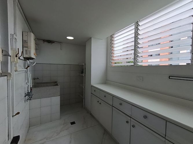 Apartamento de 3 alcobas en arriendo en El Poblado, Medellín, 150 m² · foto 4 de 15