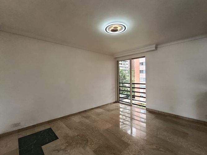 Apartamento de 3 alcobas en arriendo en El Poblado, Medellín, 150 m² · foto 5 de 15